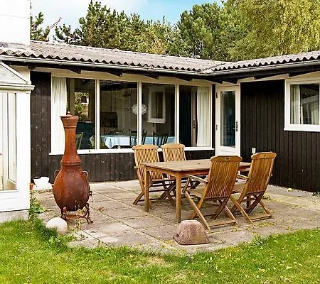 Сasa de vacaciones Three-bedroom Holiday In 50 *