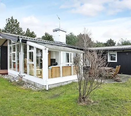 Сasa de vacaciones Three-bedroom Holiday In 50