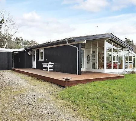Three-bedroom Holiday In 50 Ebeltoft